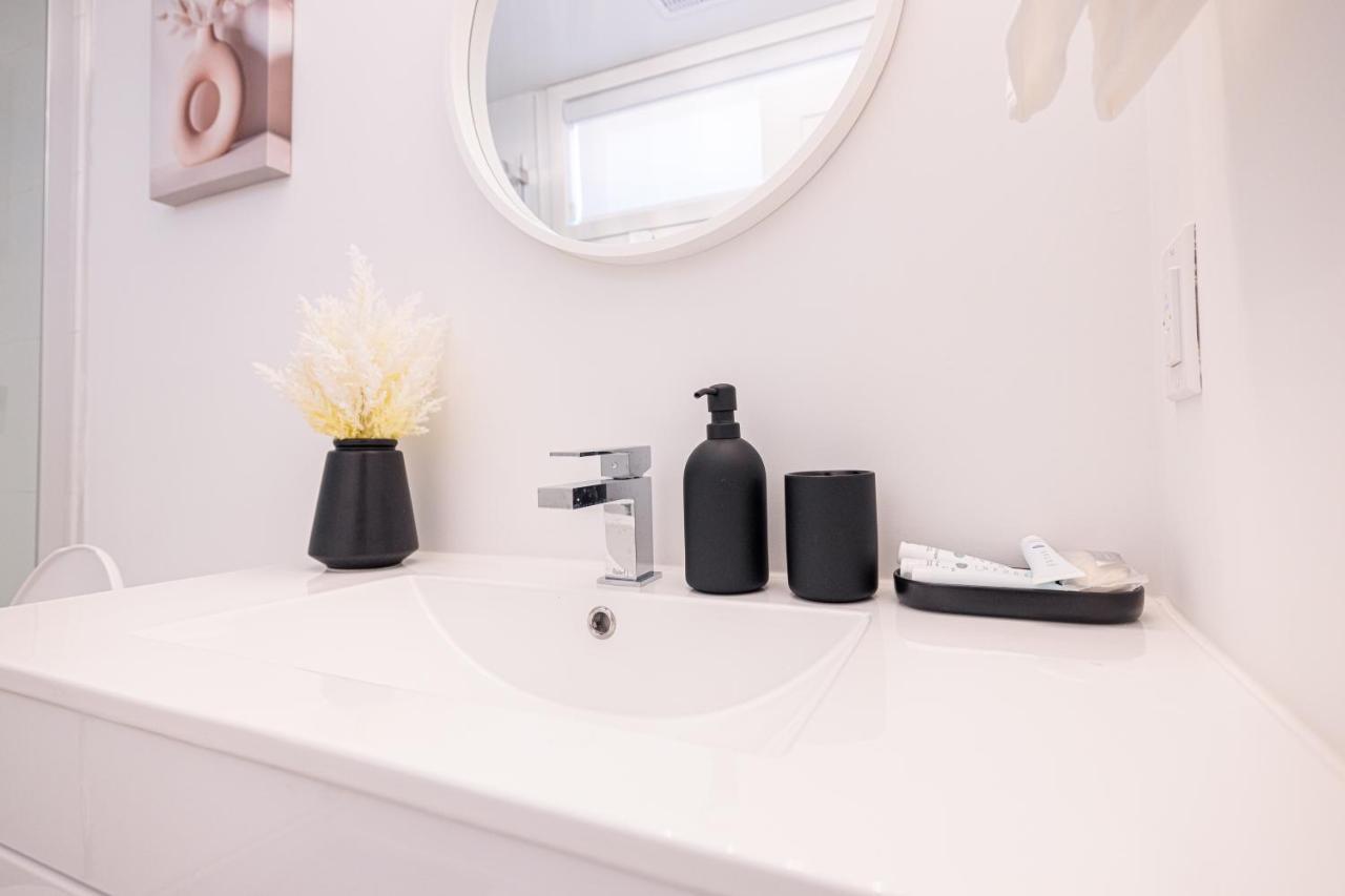 Luxury & Comfy Apartment, Mins Drive To Attraction Niagara-Fälle